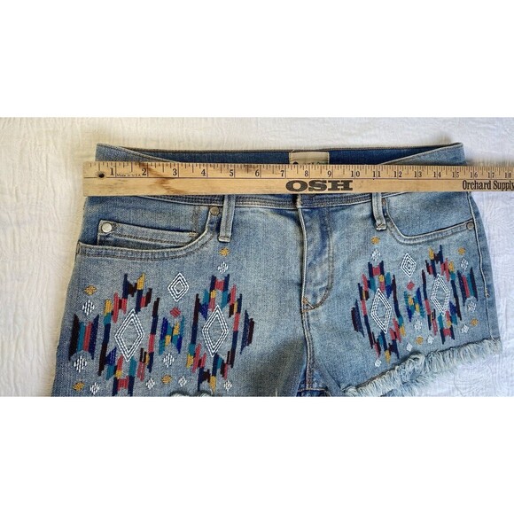 ROXY Juniors Size 9/29 Embroidered BOHO Southwest Print Jeans Shorts Frayed Hems - Picture 4 of 14